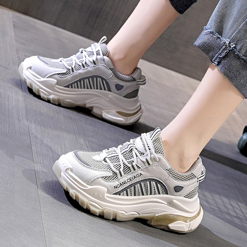 Women's 2020 autumn and winter new breathable thick-soled feet small low-cut female students sports casual shoes female trend